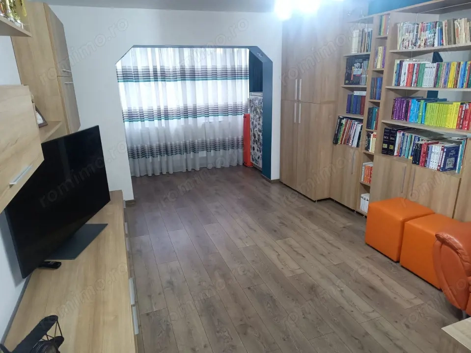 Apartament 4 camere decomandat , zona Lipovei, pozitie excelenta