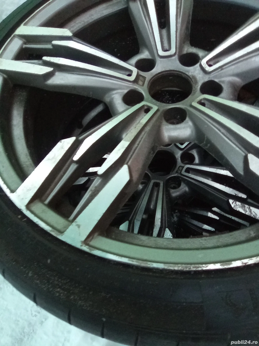 vand cauciucuri +genti 