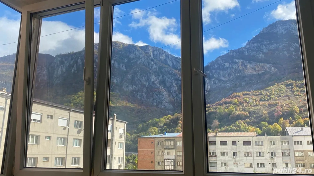 Proprietar, vand apartament cu 2 camere in Baile Herculane