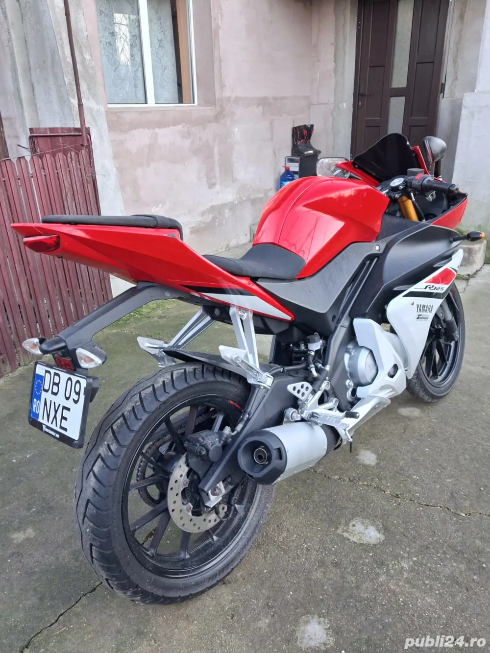 Vând  Yamaha Yzf R 125 A 