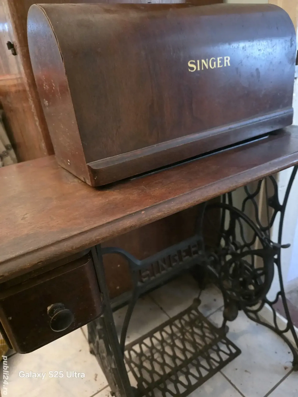 Mașină de cusut SINGER
