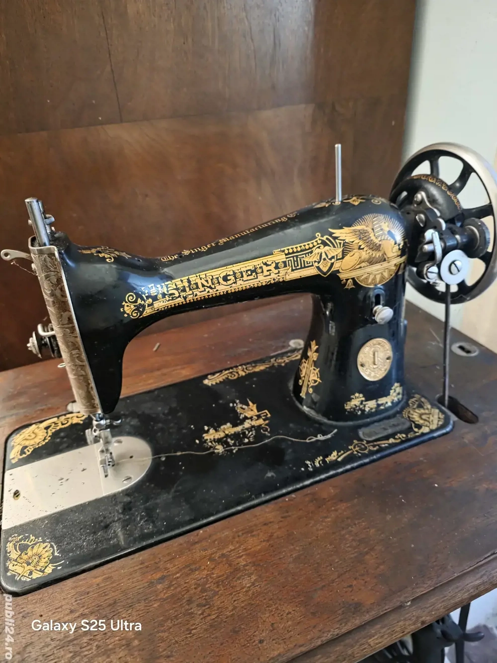 Mașină de cusut SINGER