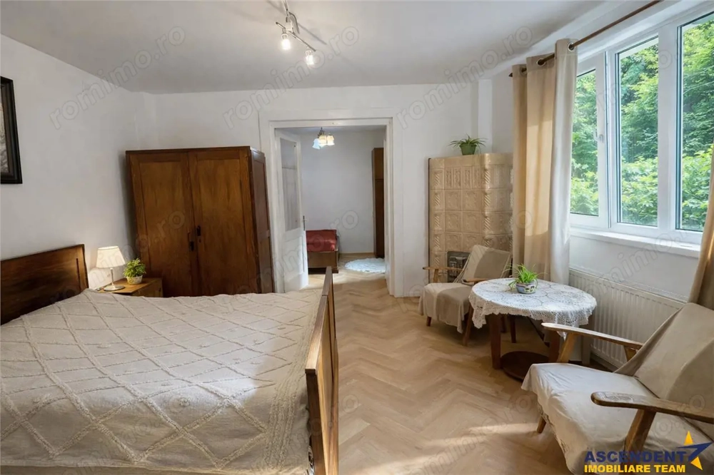 FILM  Tur 3D! Casa cu 4 camere si curte, Central, Targu Mures.