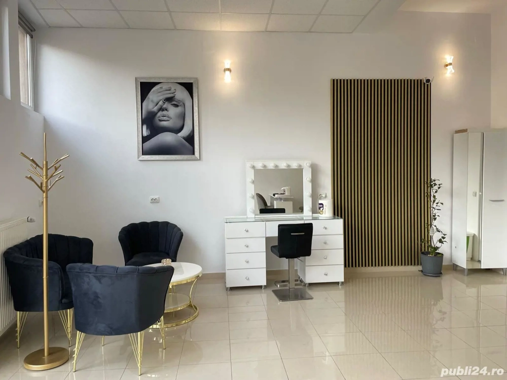 Inchiriez post manichiura si camera extensii gene