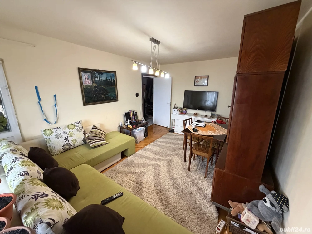 Decomandat. La 2 pasi de Shopping City. 2 bai.