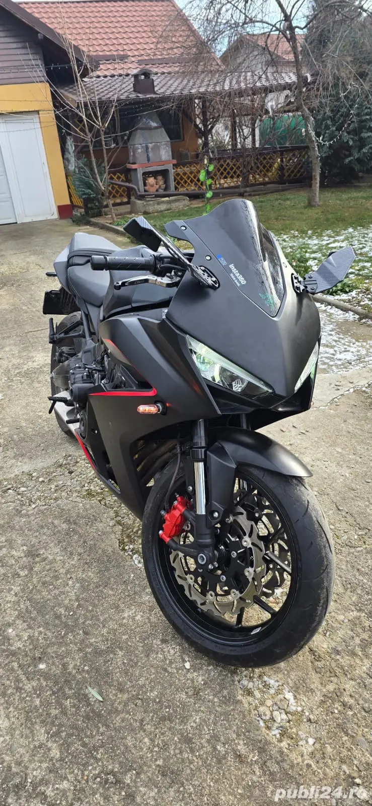 Honda CBR650R e-Clutch   Model 2  km | Stare excelentă