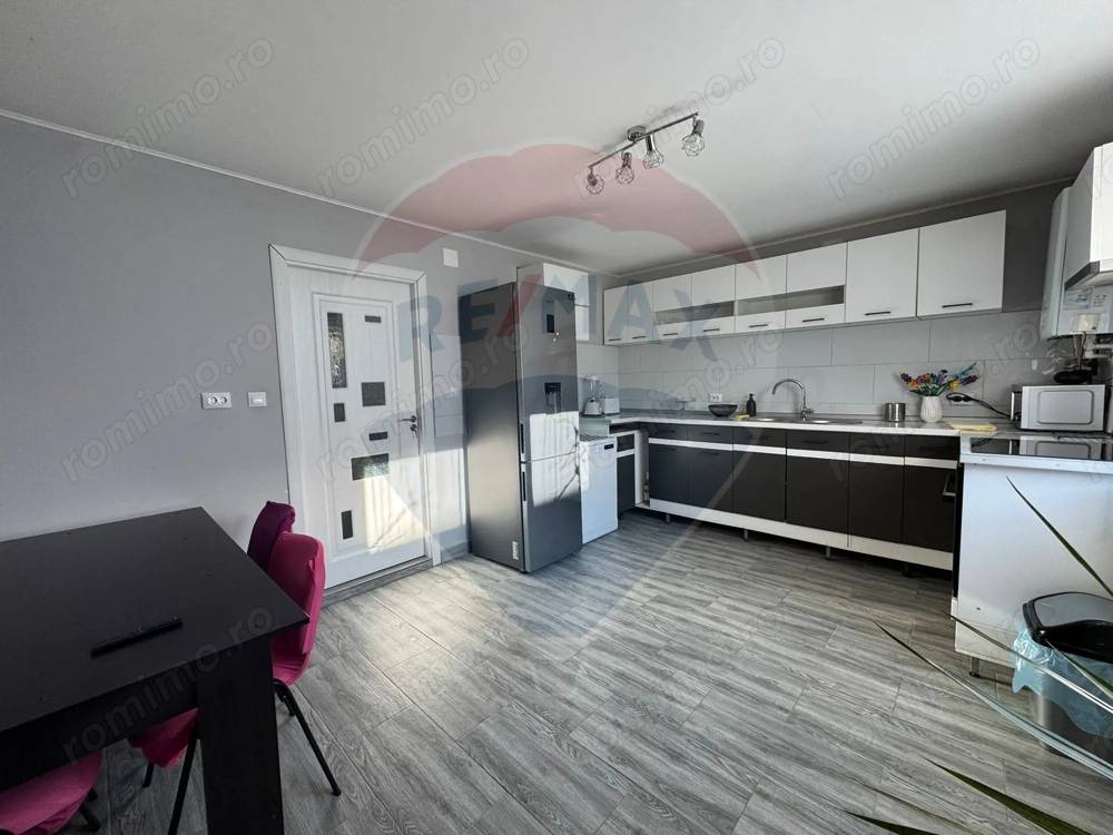 Apartament 2 camere la casă, cu acces la curte și zona de BBQ