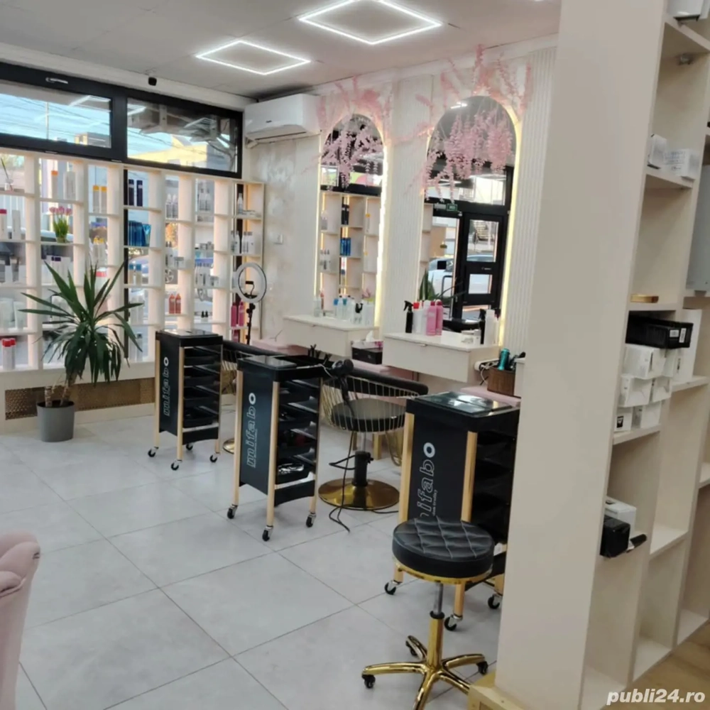 Închiriez post coafor si manichiură-pedichiură 