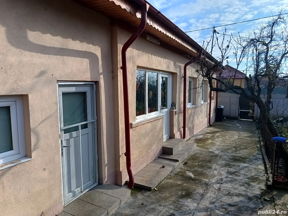 Casa cu 3 camere ,bucatarie,baie situata la 8,5 km de Selgros Craiova cu teren 1150 mp
