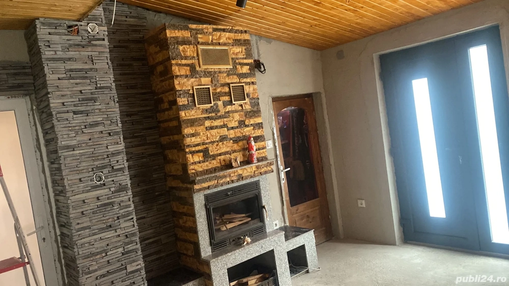 Execut șemineu pe lemn 