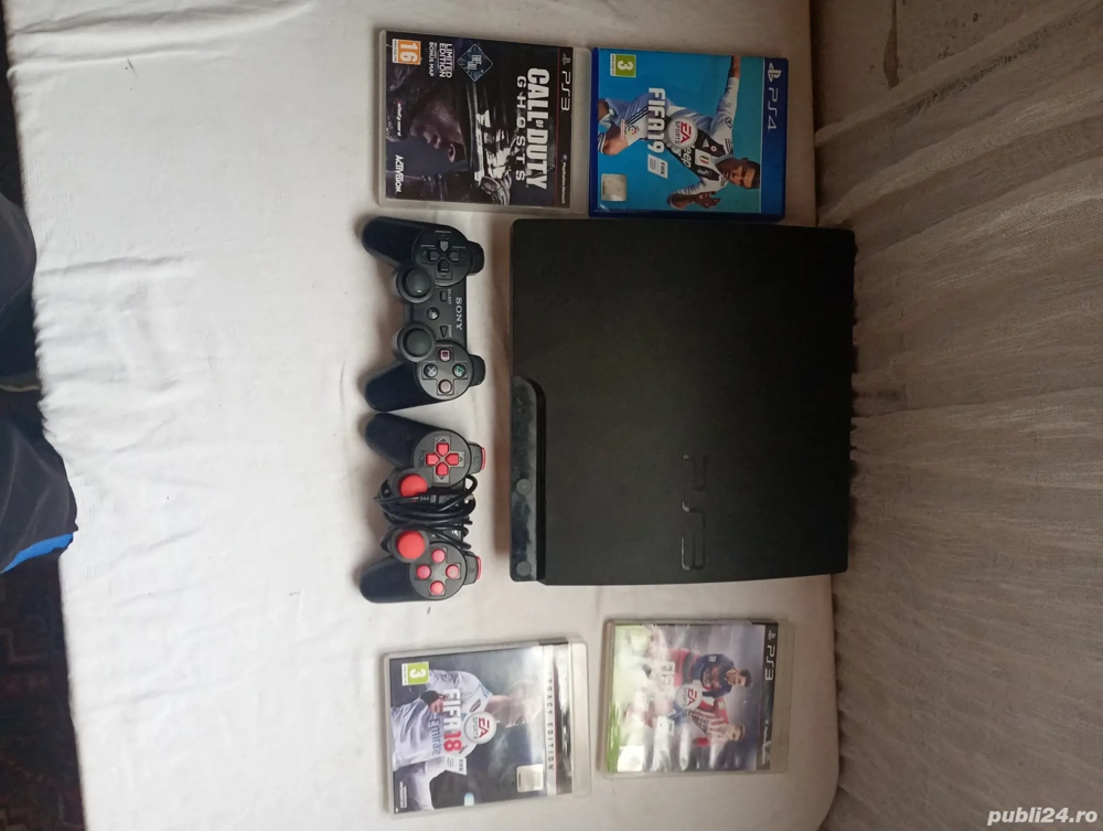 Vând PS3 cu 5 jocuri 2 Manete 