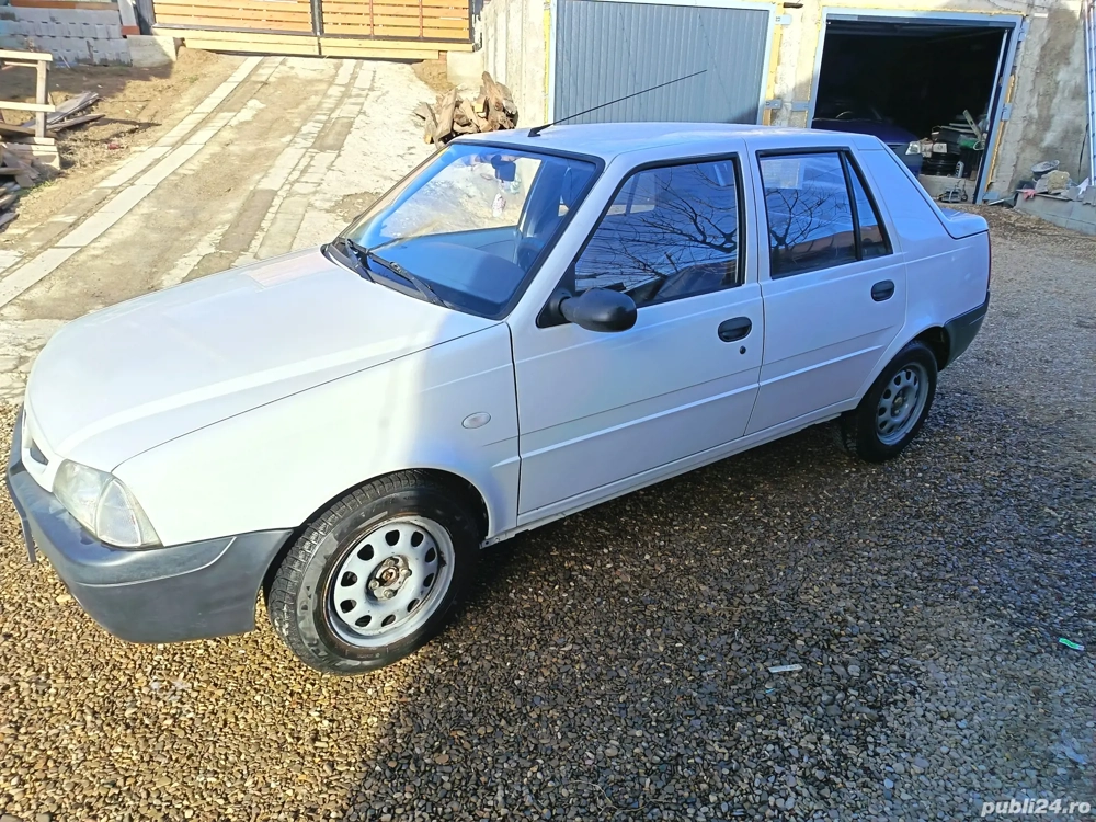 Vând Dacia Solenza 