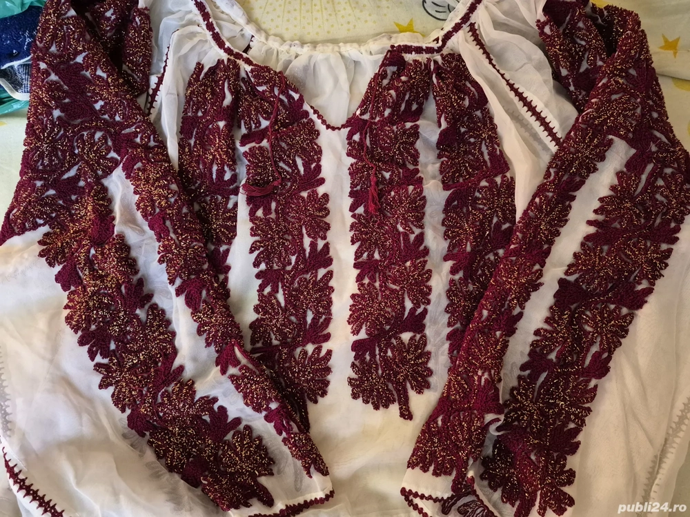 vând rochii traditionale 