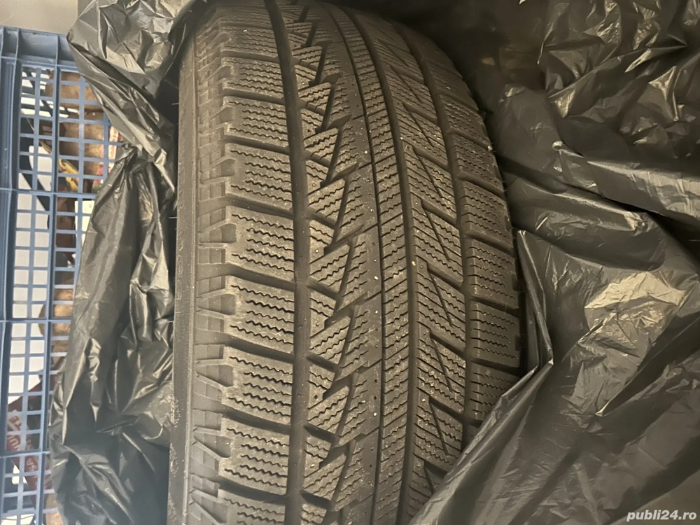 Anvelope iarnă225/55/16 cu jante 