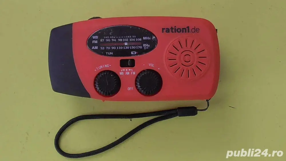 kit urgenta - 3 in 1 radio lanterna incarcator cu manivela si solar