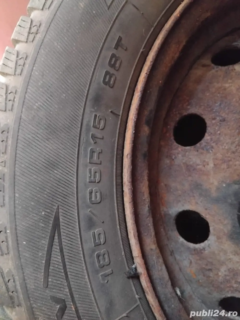 Jante Dacia echipate iarna 185/65R15
