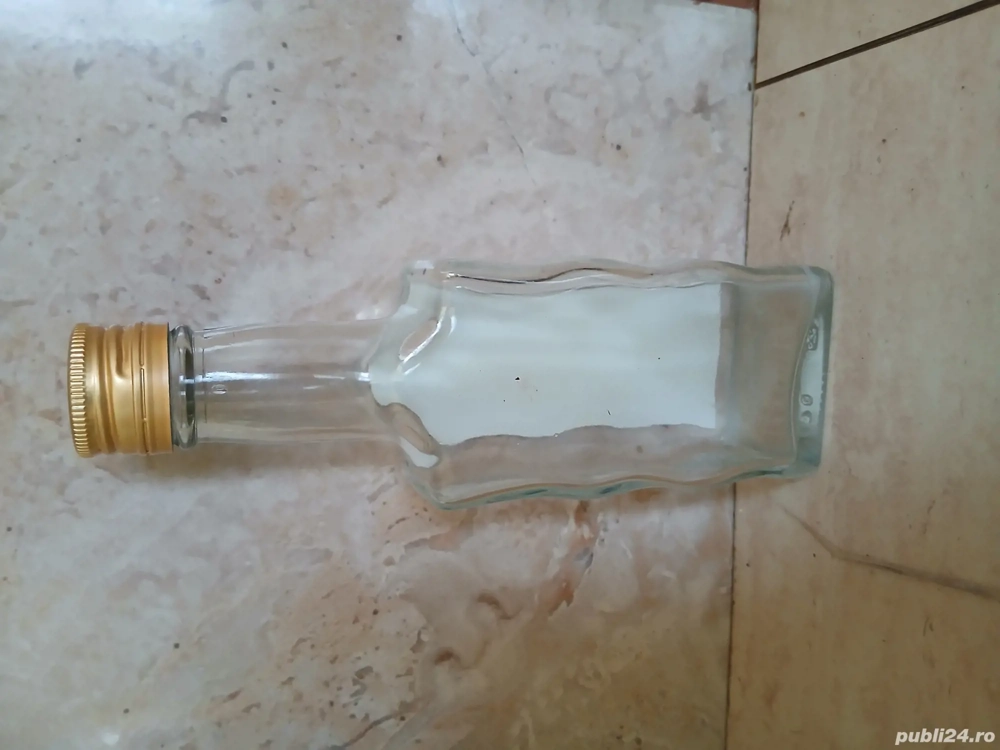 vând rachiu de prune