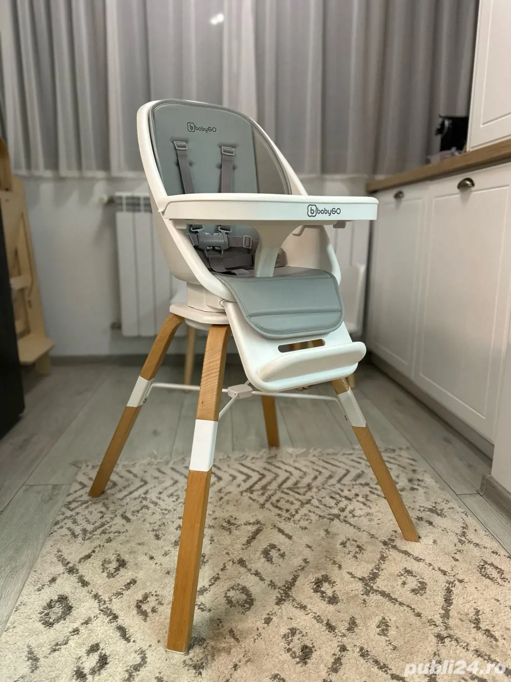 Scaun de masă BabyGo 360 - scaun bebe