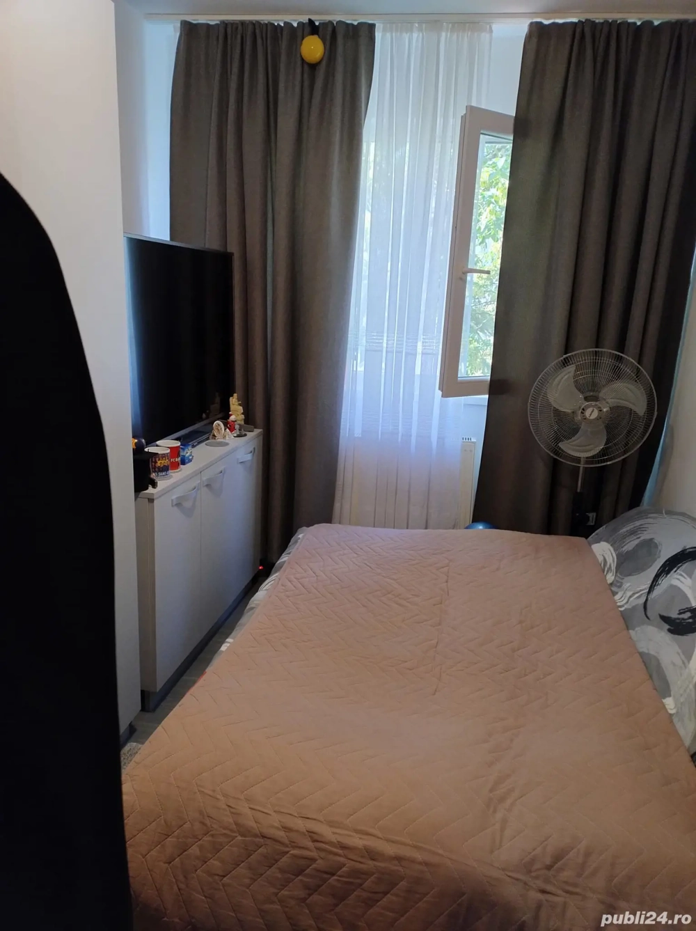 De vanzare apartament 3 camere