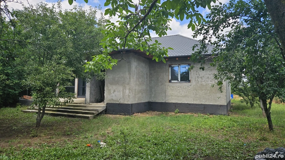 Casa la gri si teren de vanzare!!!!