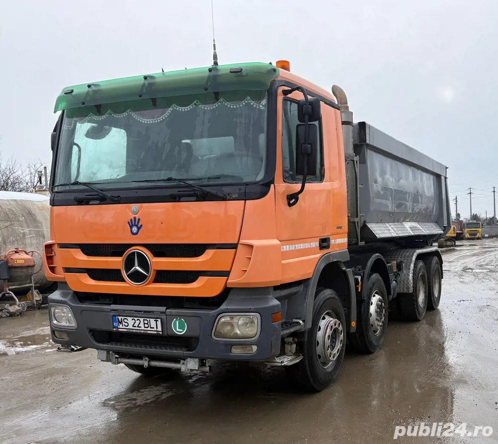 8x4 mercedes actros 