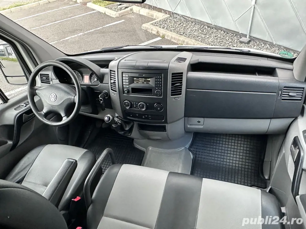 Vand vw crater 2.0 tdi 130 cp 6 locuri autoutilitara euro 5