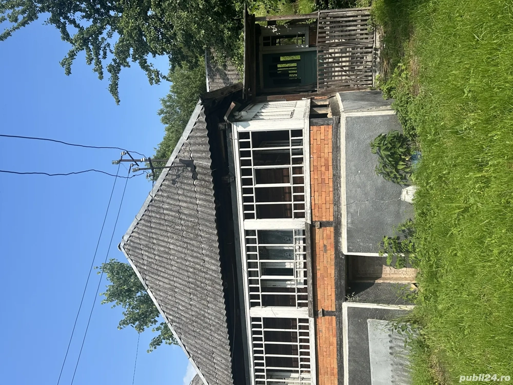 De vânzare casa  la țară   liniște, natură și izvor de apă sărată! 