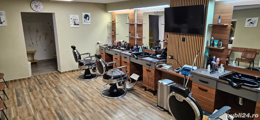 Angajez frizer cu experiență in Sacele Brasov .