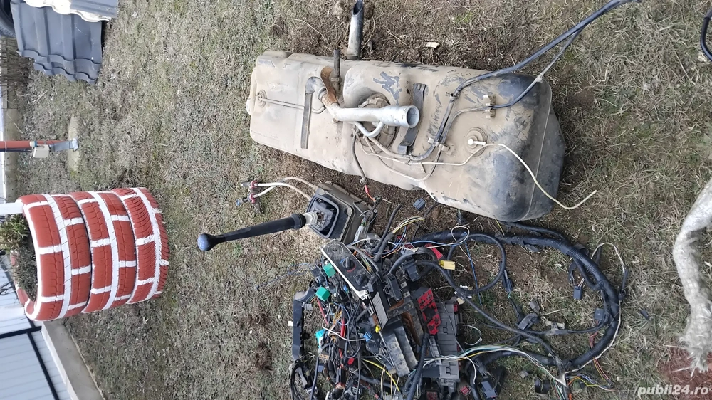 vând piese ford tranzit