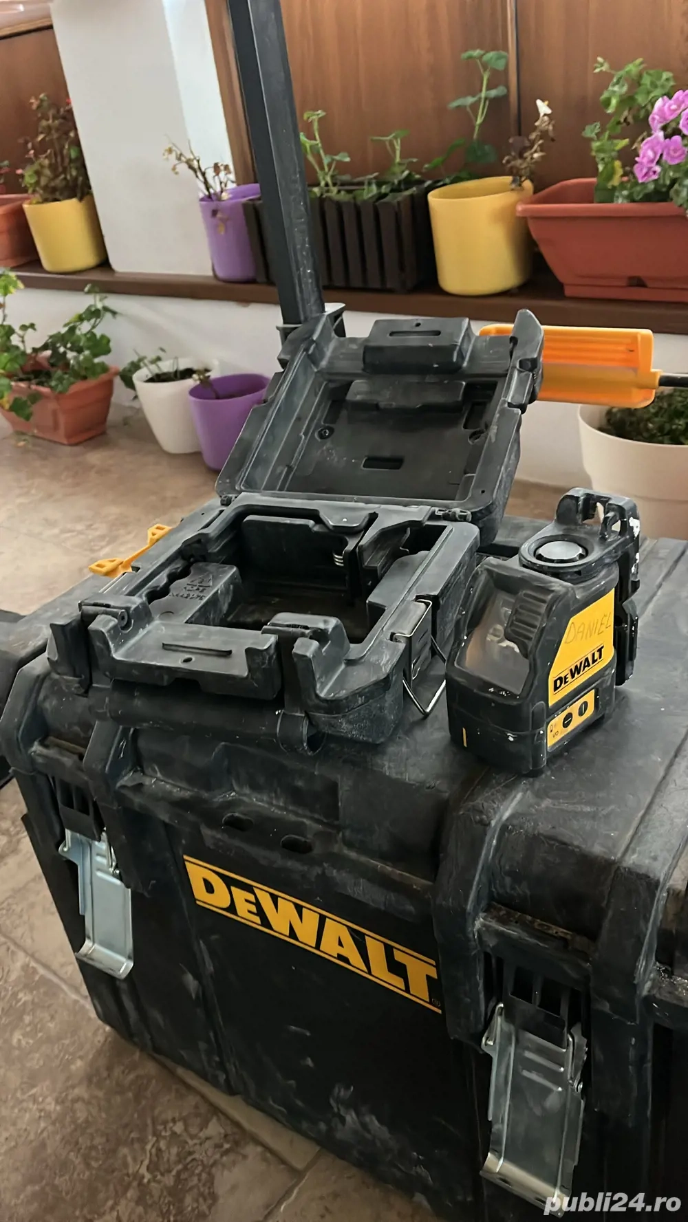 vand pachet de scule dewalt 