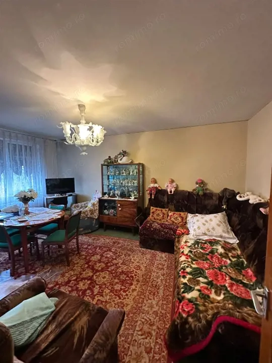 Apartament de vanzare - Bulevardul 1 Decembrie 1918 - Bloc anvelopat 