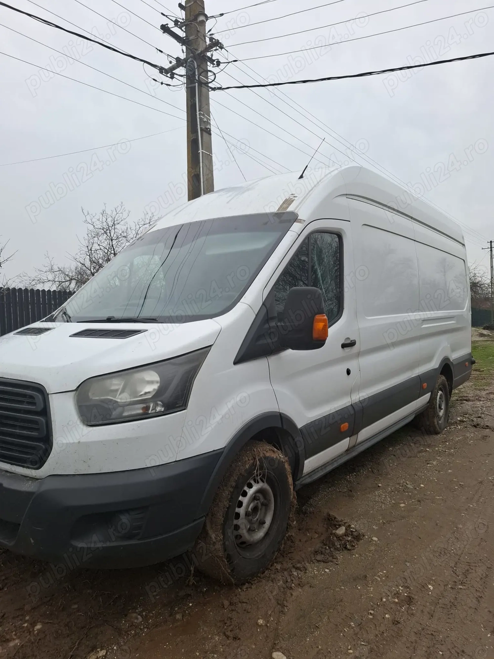 Vand autoutilitara Ford