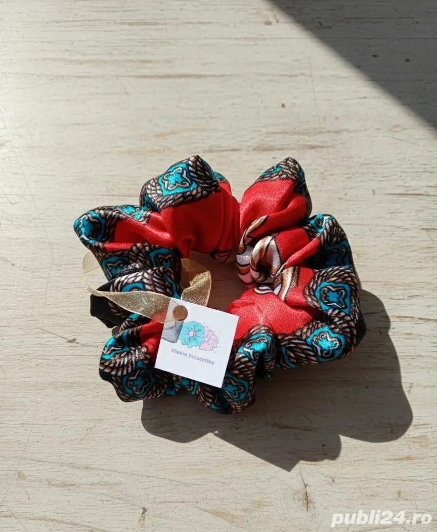 Handmade Medium Scrunchie - Red & Blue Patterned Satin   Elastic par handmade