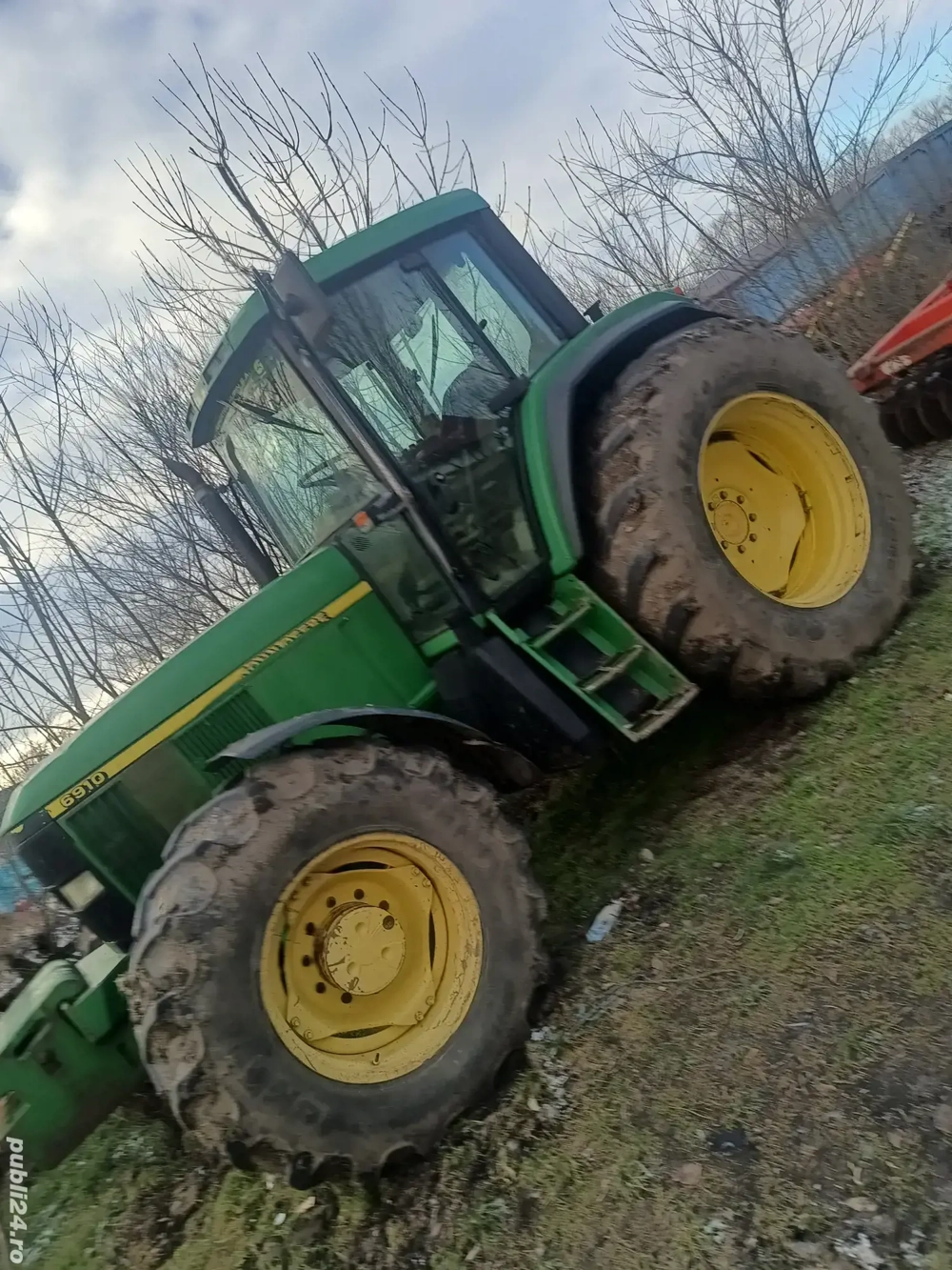 Vand tractor John Deere 6910