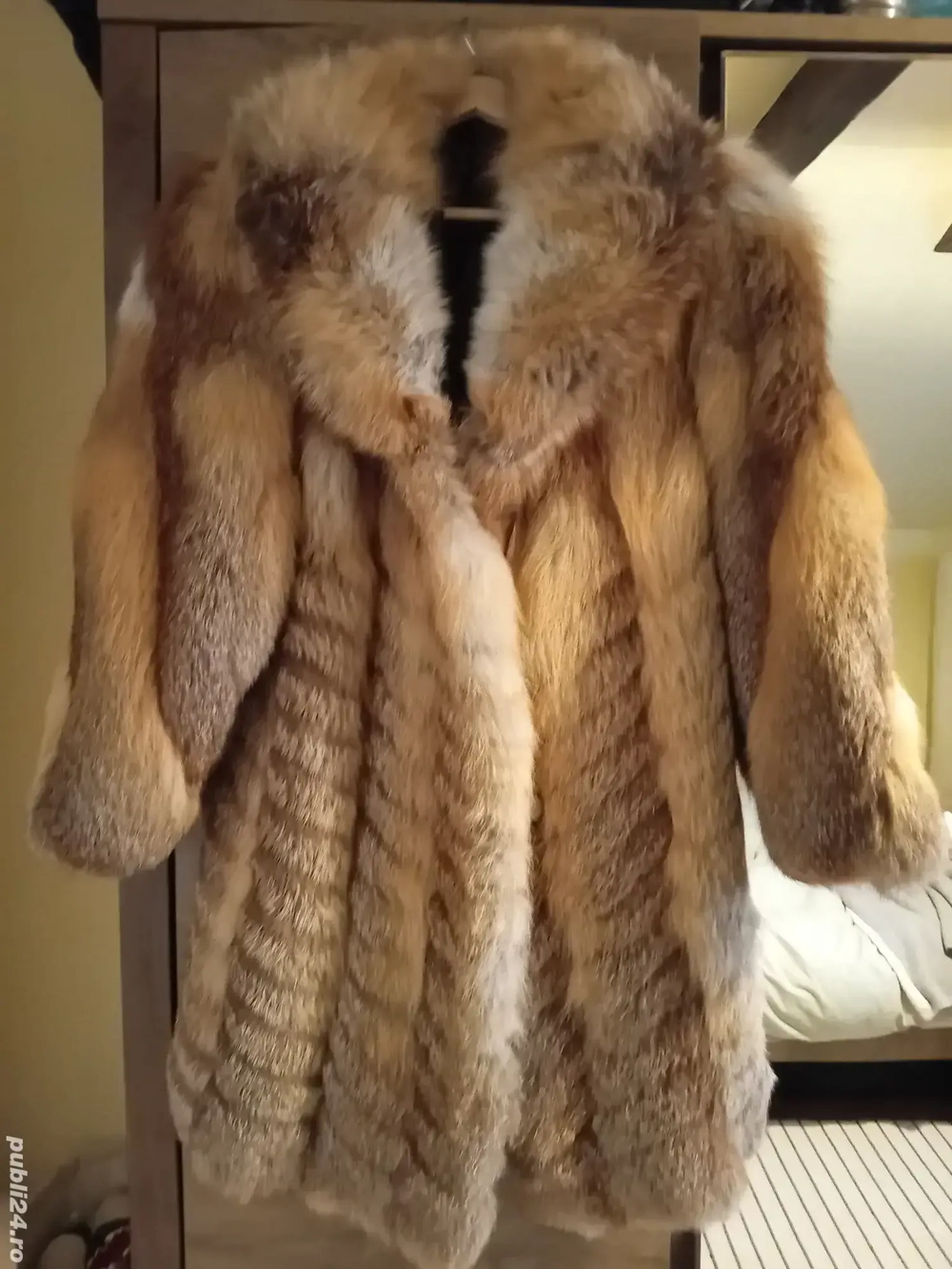 Haina vulpe nepurtata, stare excelentă 