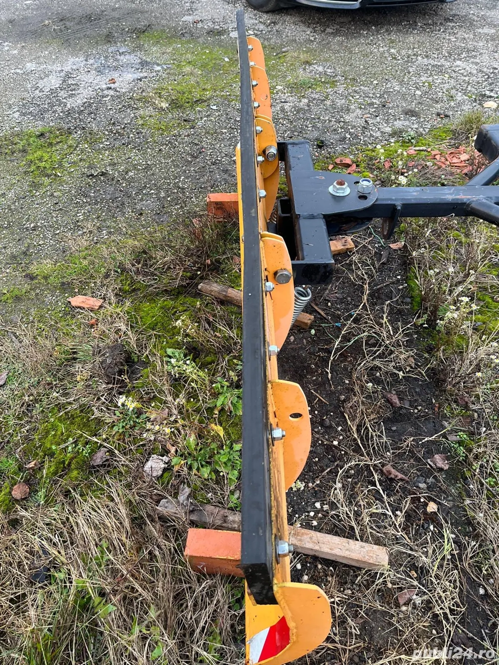 Lamă zăpadă adaptabilă la jeep sau tractor.