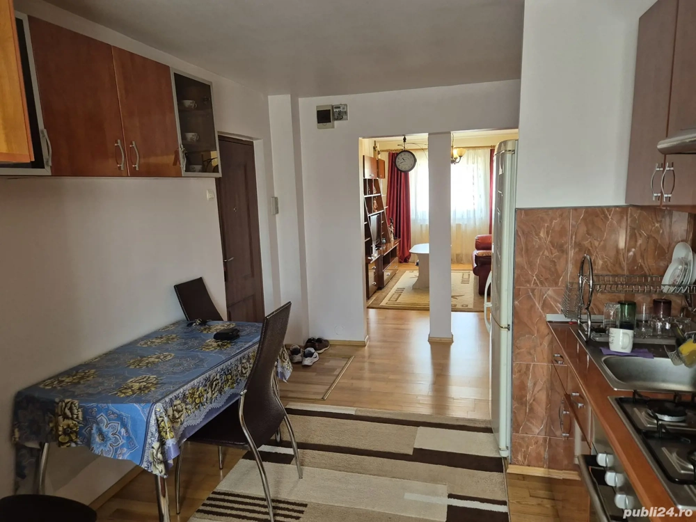Inchiriez apartament 3 camere decomandat in Deva, zona Liliacului, ST: 70 mp, 2 bai, 1 balcon, 