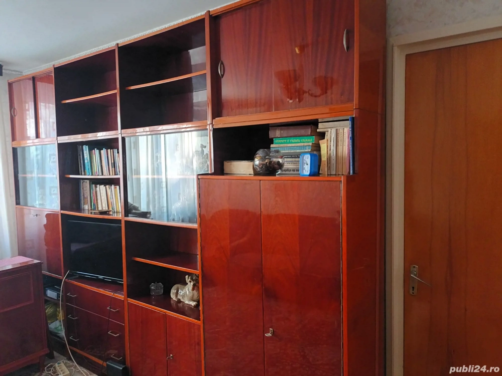 Biblioteca din pal melaminat