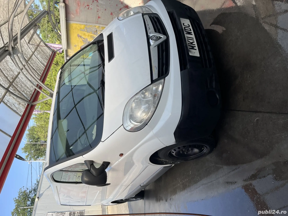 Dezmembrez Vivaro Trafic Nissan 2.0 an 2011 114 cp orice piesă 