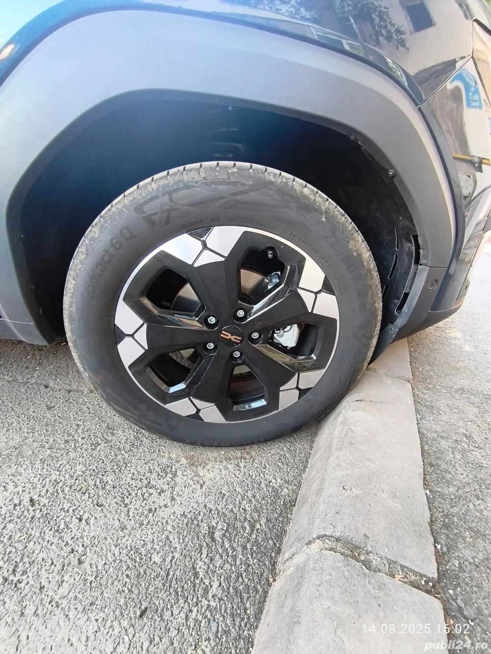 Vând anvelope de vară ca noi rulate doar 700km