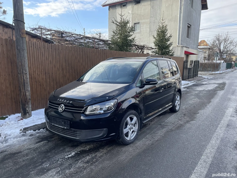 Vand VW TOURAN fab. 08. 2012 motor 1400 benzina , cutie Automata DSG , Piele, Navigatie, etc