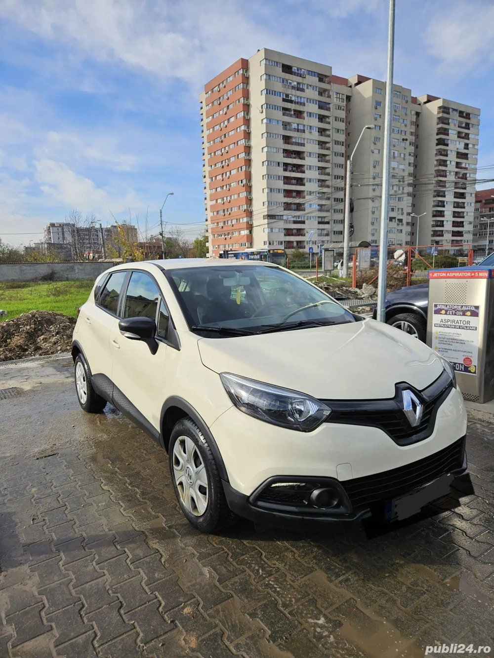 Vand Renault Captur 0,9 Tce, fabricat in 2016. Unic proprietar de noua, cumparata de la reprezentant
