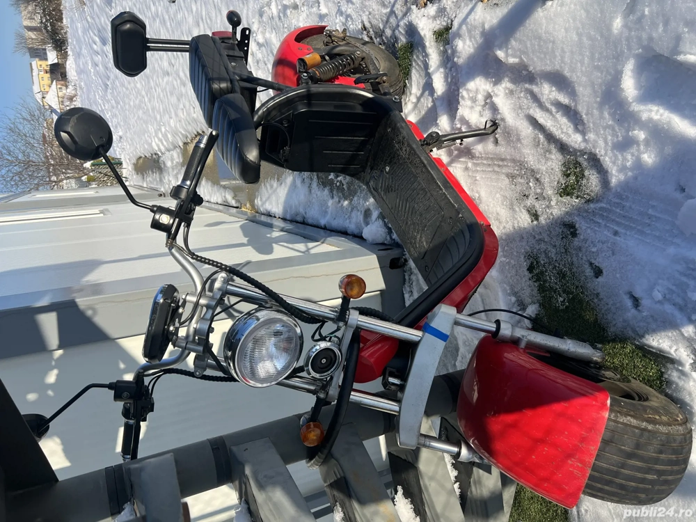 scooter electric rosu