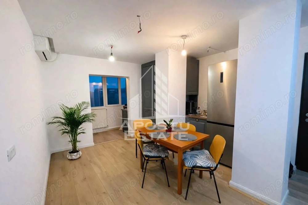 Apartament cu 3 camere, decomandat, centrala proprie, zona Bucovina