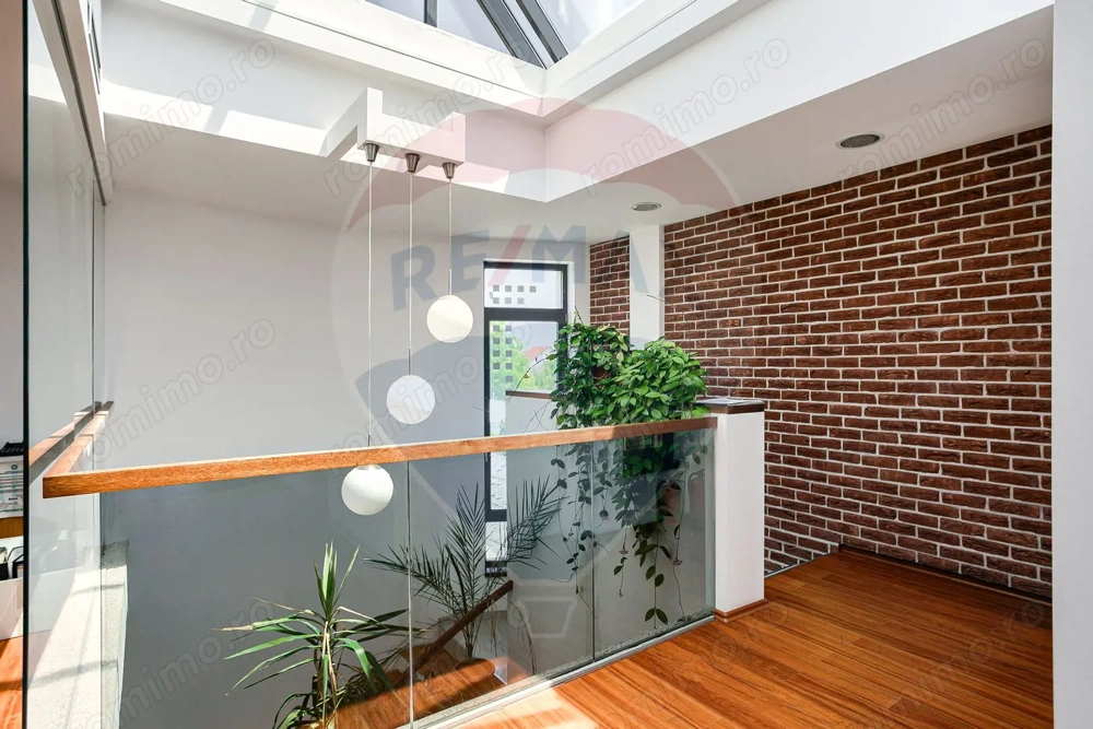 Clădire de birouri Micalaca pe principală, vad si vizibilitate sporită