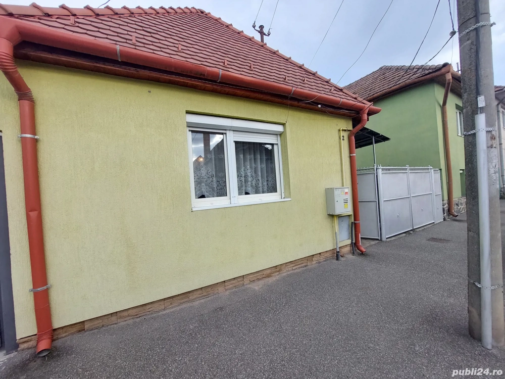 Casa individuala ,3 camere,curte,gradina 