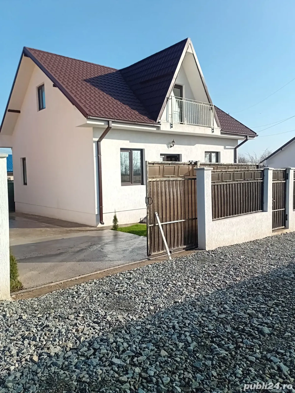 Vindem Casa in Lumina