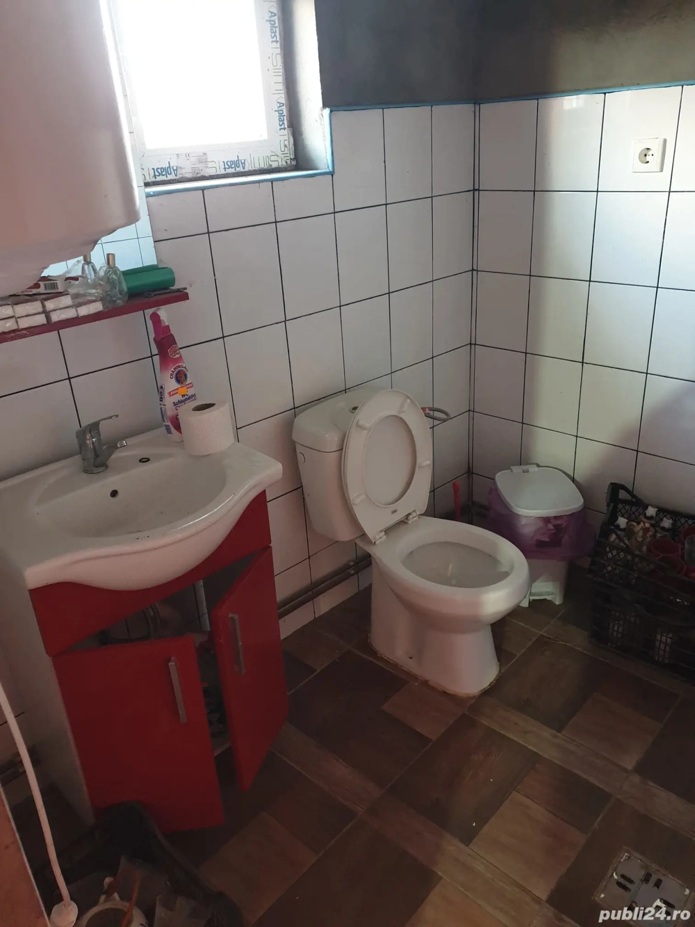 Închiriez casă sat Herneacova