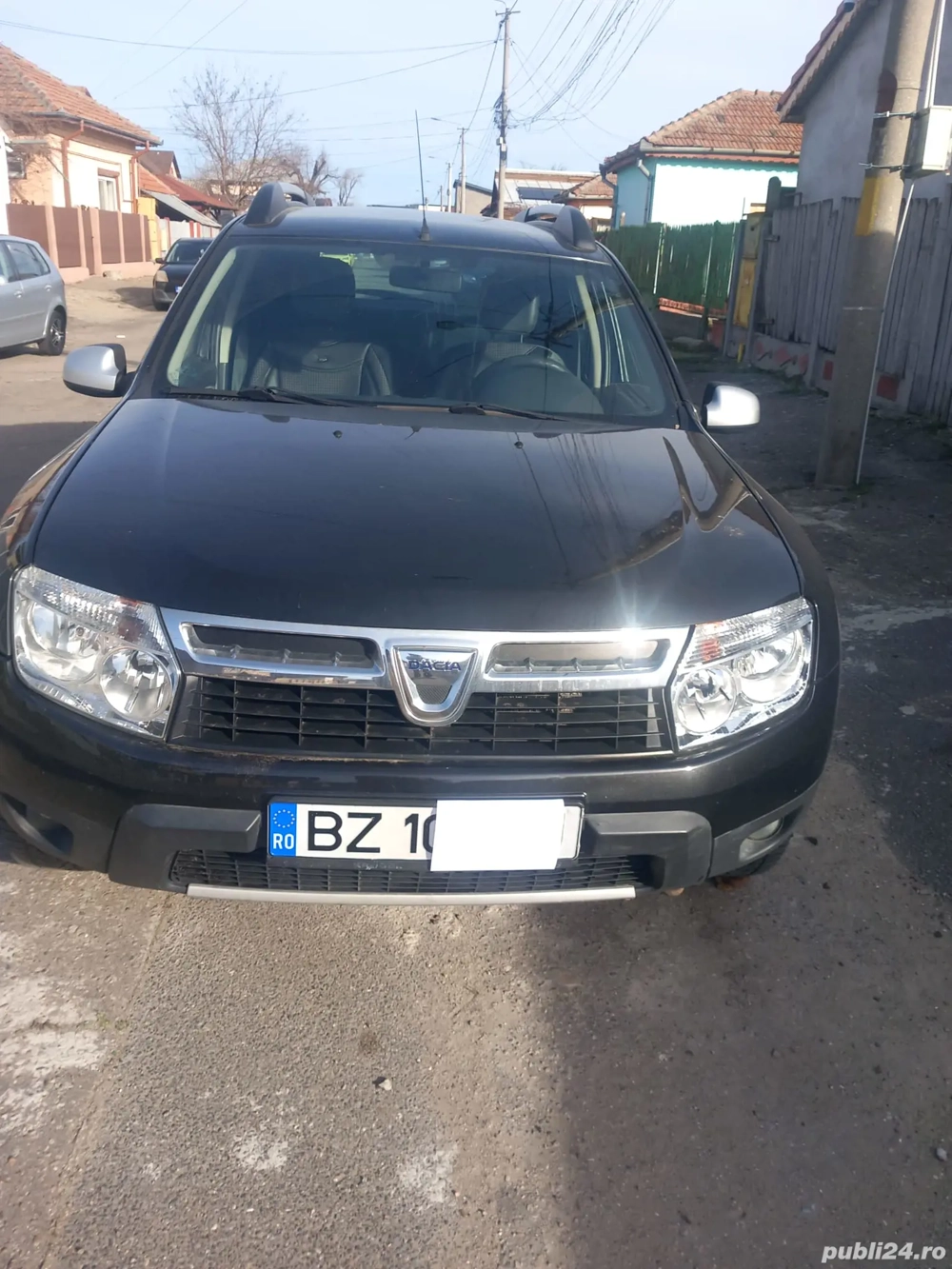 vând Dacia duster 