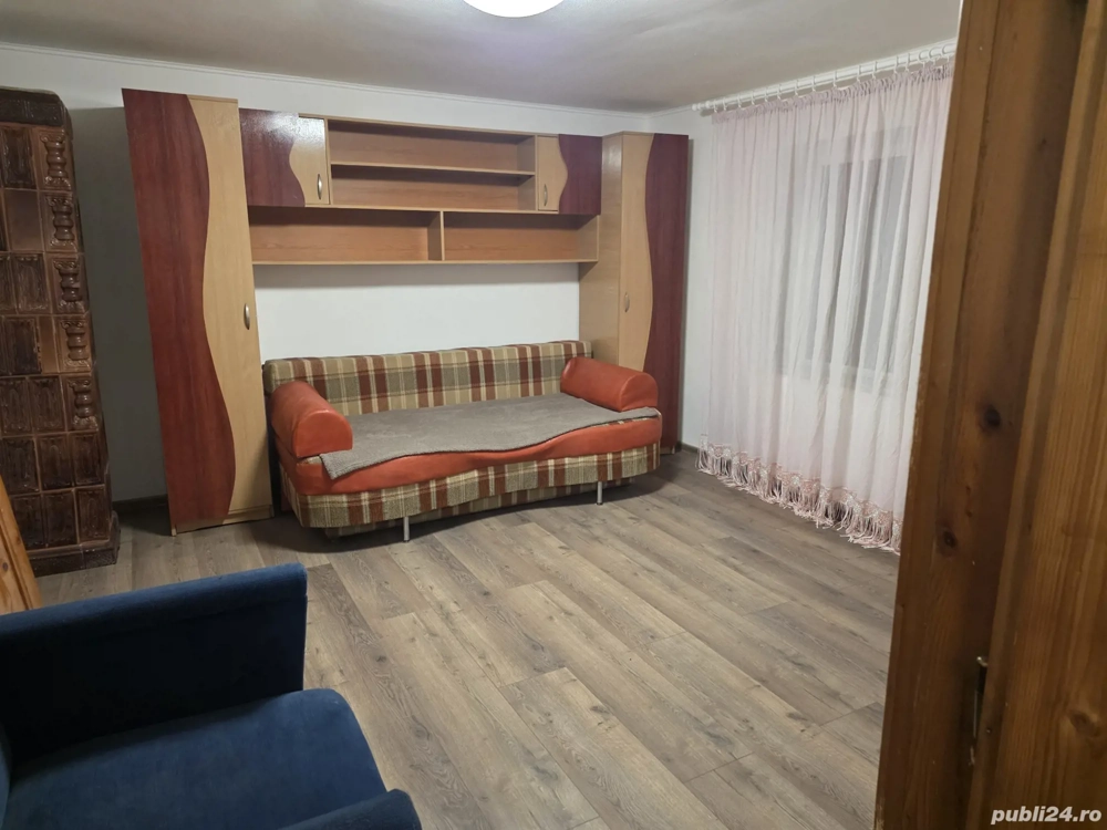 Piața Noua, apartament in vila 3 camere, centrala pe gaz, curte individuala